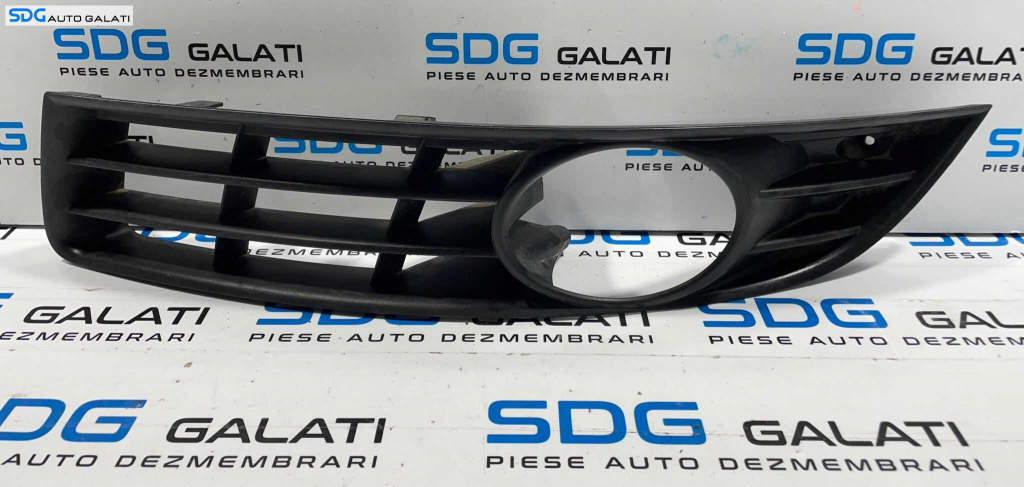 Grila Ornament Proiector Ceata Stanga Volkswagen Passat B6 2005 - 2010 Cod 3C0853665A [L4158]