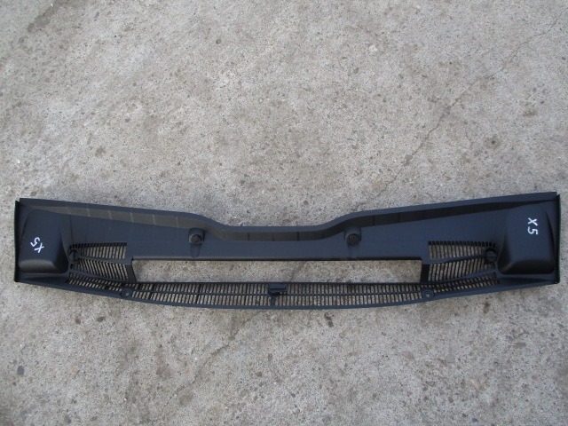 GRILA / ORNAMENT Stergator COD 64.31-8409048 BMW X5 E53 FAB. 2000 - 2006 ⭐⭐⭐⭐⭐