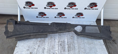 Grila parbriz Audi Q5 facelift (2012-2017) [8R] 2.0 Motorina 2014, 8R2819447C