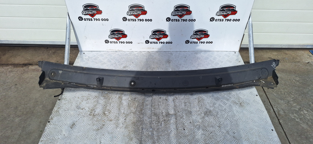 Grila parbriz Opel Vivaro (2001-2006) 1.9 Motorina 2005, 8200020540