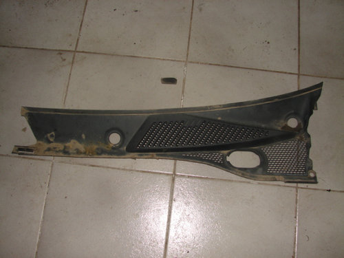 Grila parbriz stanga Renault Clio 2 [1998 - 2005] Symbol Sedan II (BB0/1/2_ CB0/1/2_)