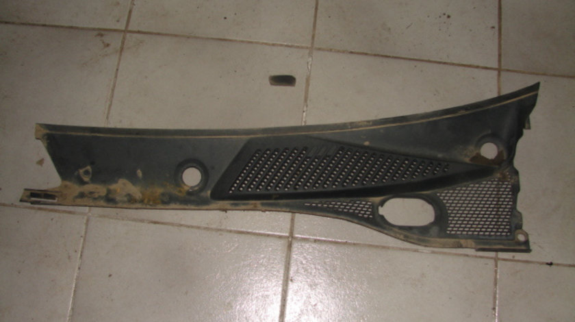 Grila parbriz stanga Renault Clio 2 [1998 - 2005] Symbol Sedan II (BB0/1/2_ CB0/1/2_)