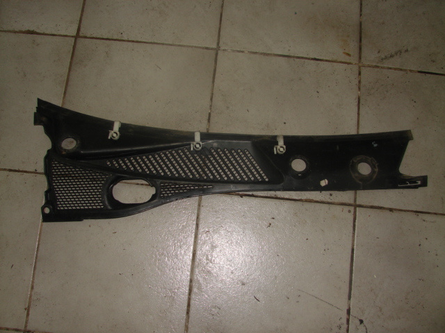 Grila parbriz stanga Renault Clio 2 [1998 - 2005] Hatchback 3-usi 1.5 DCI MT (65 hp) II (BB0/1/2_ CB0/1/2_)