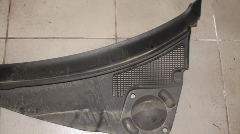 Grila parbriz stanga Renault Laguna 2 [2001 - 2005] Liftback 1.9 DCi MT (120 hp) II (BG0/1_)