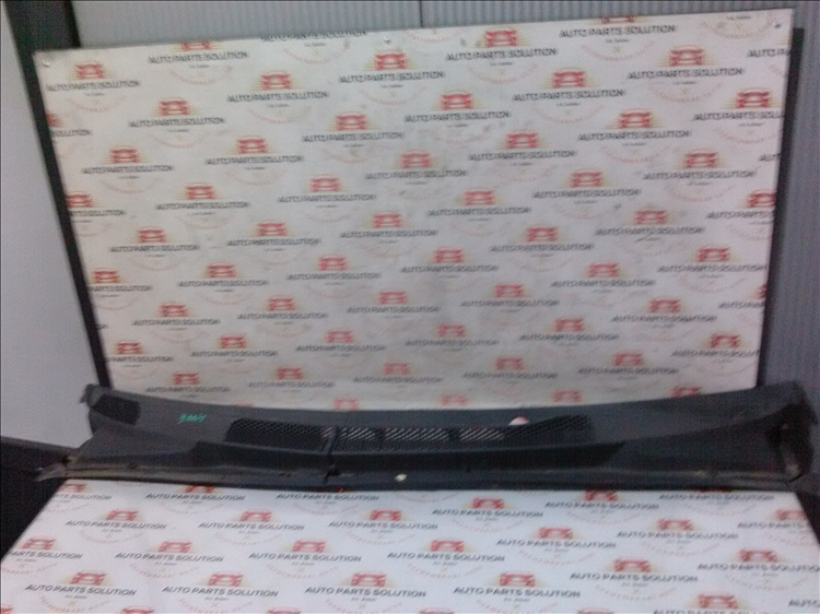 Grila parbriz TOYOTA YARIS 0.9 B an fabr. 2005