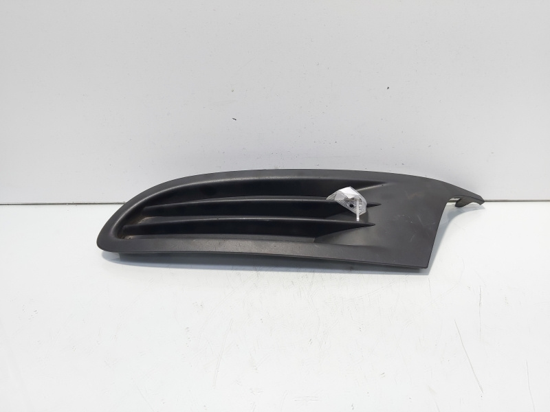 Grila proiectoare bara fata stanga, cod 5K0853665A, Vw Golf 6 (5K1) (id:701535)