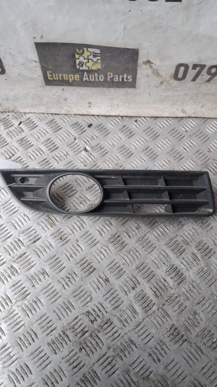 Grila proiectoare stanga dreapta VW Passat B6 an 2007 cod 3C0853665A / 3C0853666A