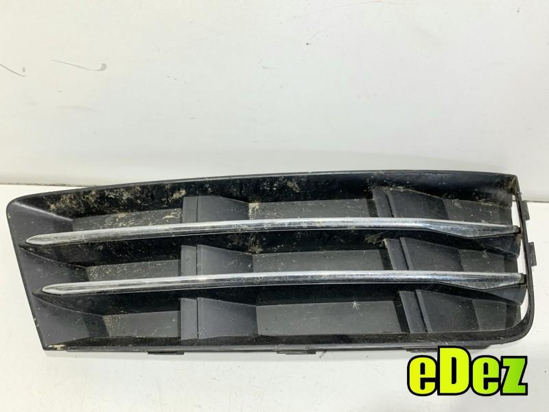 Grila proiector / bara dreapta fata Audi A4 (2015-2019) [8W2, B9] 8W0807682R