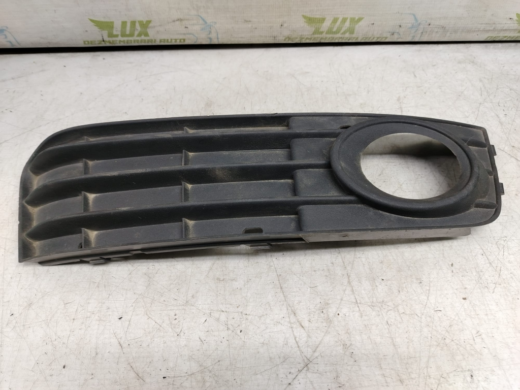 Grila proiector ceata 8k0807682a Audi A4 B8/8K [2007 - 2011]