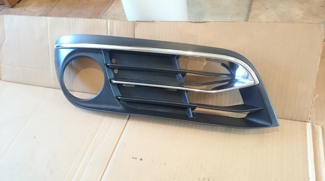 Grila proiector ceata dreapta BMW F10 F11 (2013-2016) seria 5 cod 5111 7331738 / 11460915