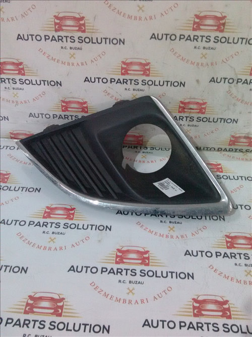 Grila proiector ceata stanga CHEVROLET CRUZE an fabr. 2014