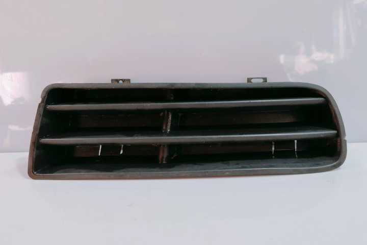 Grila Proiector dreapta 1J0853666D Volkswagen VW Golf 4 [1997 - 2006]