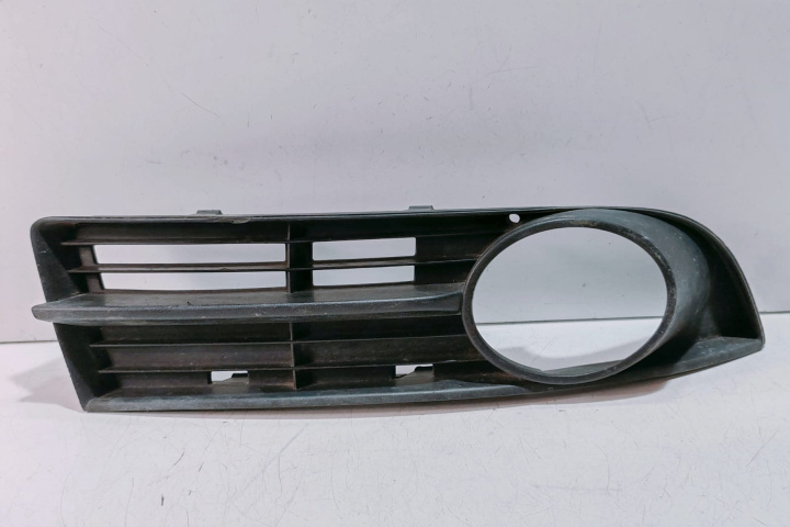 Grila proiector dreapta 1T0853666A Volkswagen VW Touran [facelift] [2006 - 2010]