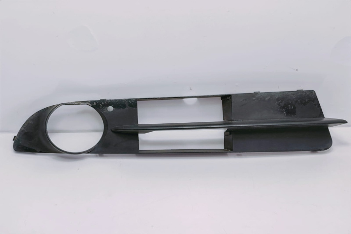 Grila proiector dreapta 51117049244 BMW Seria 5 E60/E61 [2003 - 2007]