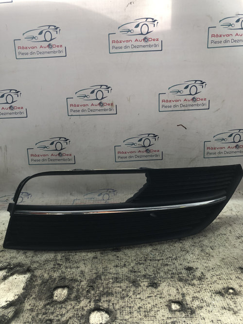 Grila proiector dreapta Audi A3 8V 2014