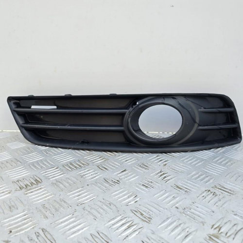 Grila proiector dreapta Audi A3 facelift 2008-2013 8P1