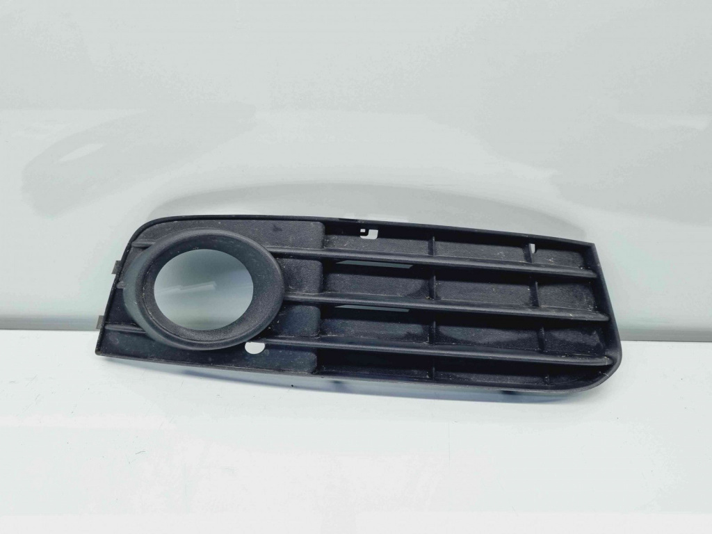 Grila proiector dreapta Audi A4 (8K2, B8.5) Facelift [Fabr 2008-2015] 8K0807682A