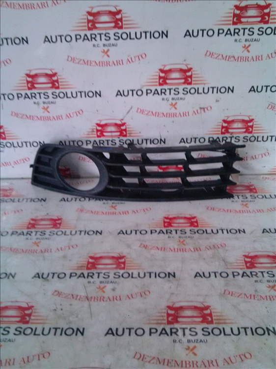 Grila proiector dreapta AUDI A4 B6 an fabr. 2003