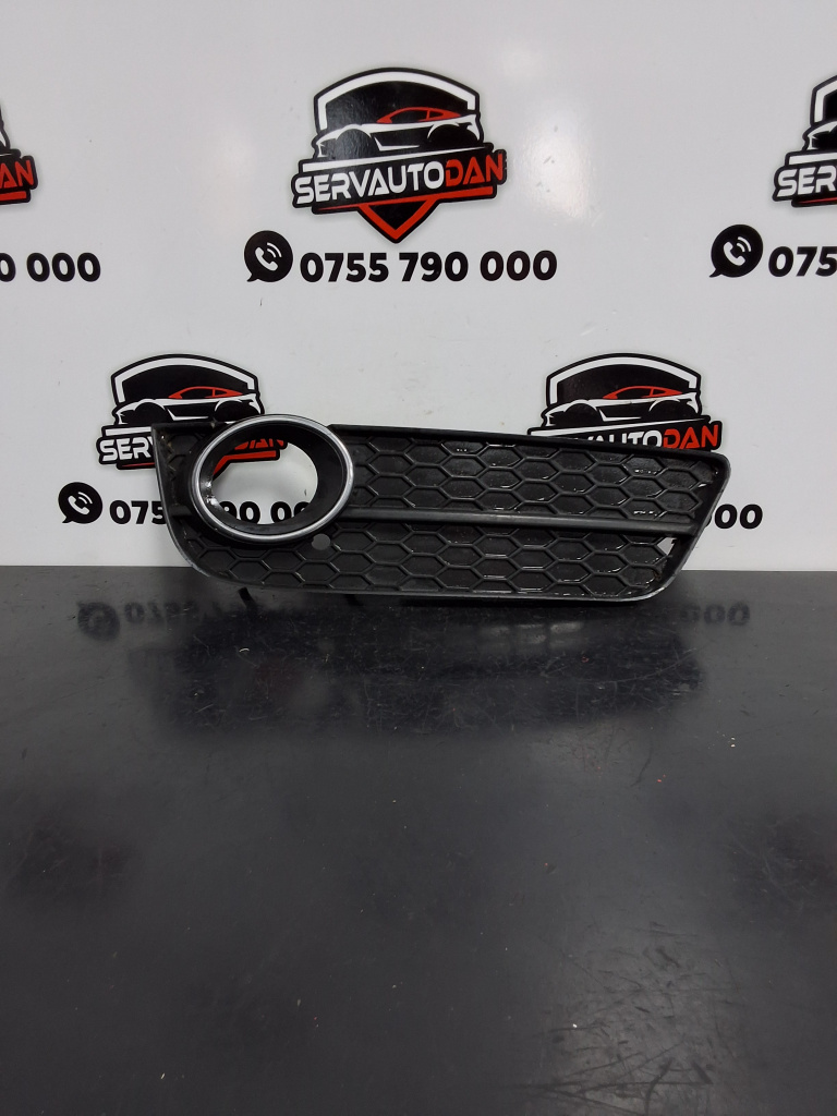 Grila proiector dreapta Audi A5 (2007-2011) [8T3] 2.0 Motorina 2010, 8T0807682