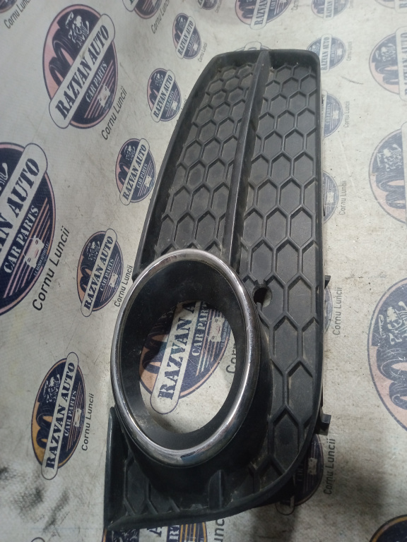 Grila proiector dreapta Audi A5 2012