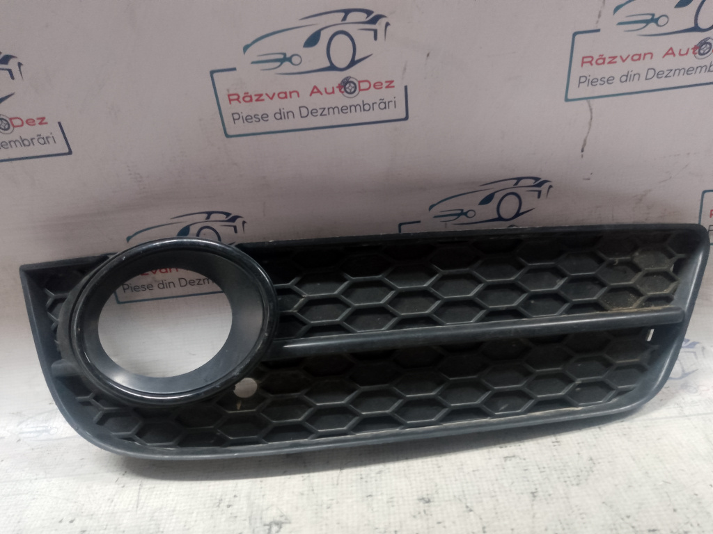 Grila proiector dreapta Audi A5 Cabrio 2012