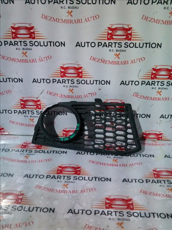 Grila proiector dreapta BMW F11 3.0 D an fabr. 2011