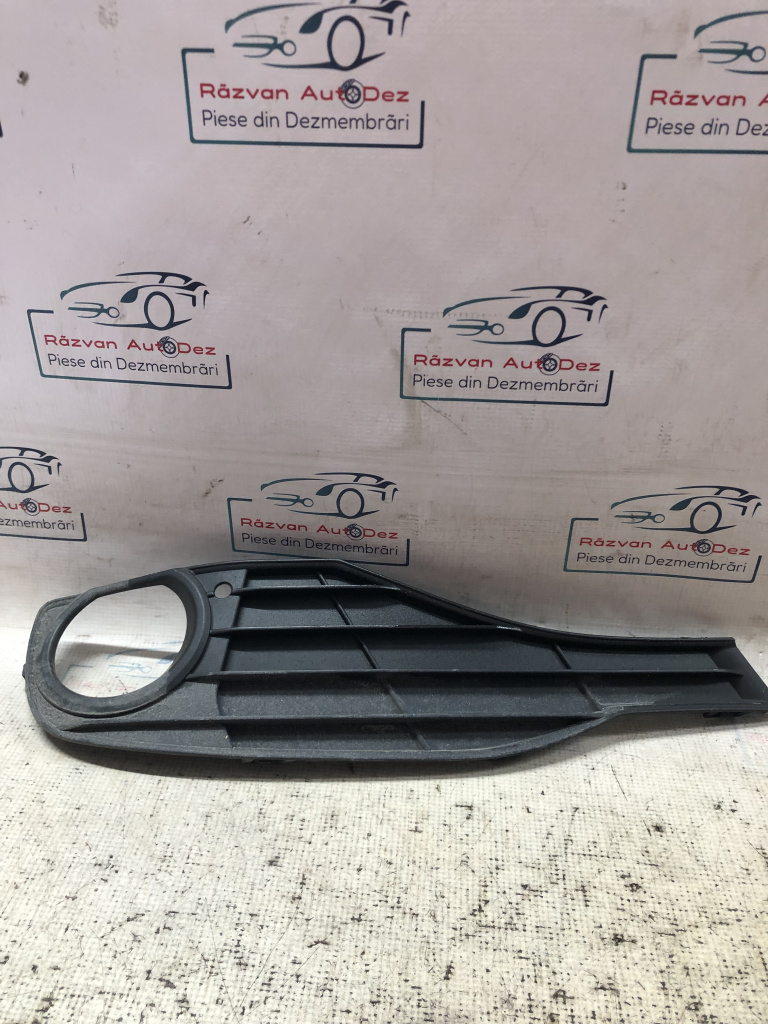 Grila proiector dreapta BMW Seria 3 E90 2.0 Motorina 2012