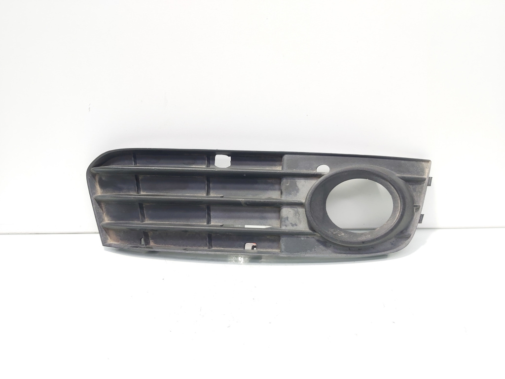 Grila proiector dreapta, cod 8K0807682A, Audi A4 (8K2, B8) (id:687272)