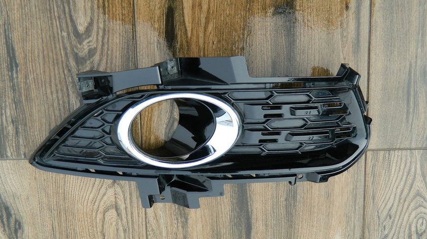 Grila proiector dreapta Ford Mondeo MK6 model 2015-2018 cod DS7J-19952-A