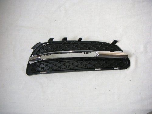Grila proiector dreapta Mercedes E Class W212 / S212 cod A2128851823