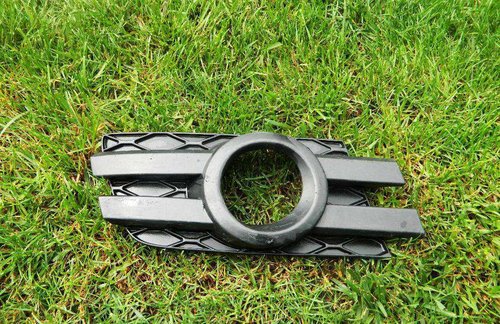 Grila proiector dreapta Mercedes ML W164 COD A1648851223