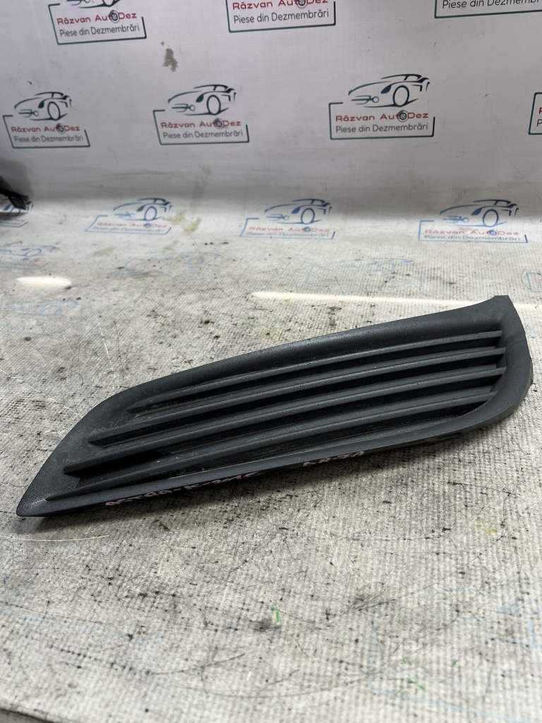 Grila proiector dreapta Opel Astra K 2015, 13448413