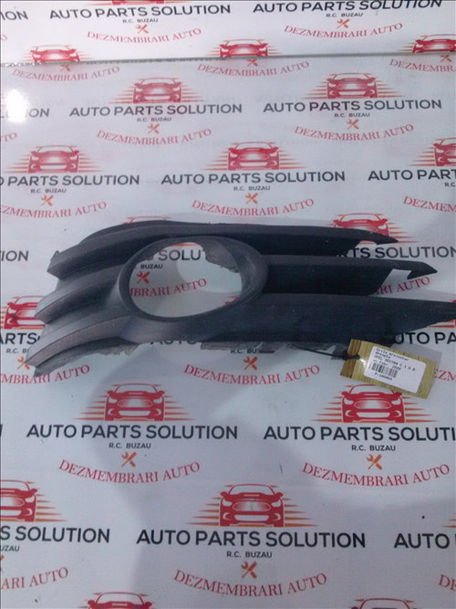 Grila proiector dreapta OPEL VECTRA C 1.8 B an fabr. 2008