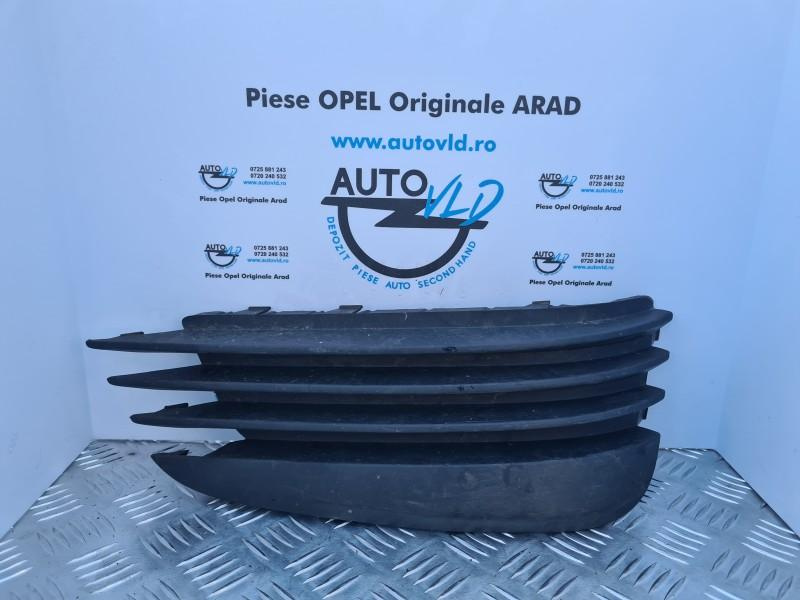 Grila proiector dreapta Opel Vectra C facelift 2005-2009 13182915