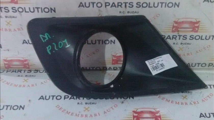 Grila proiector dreapta PEUGEOT 207 2007-2010