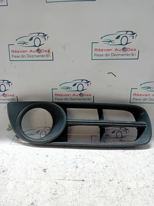 Grila proiector dreapta Skoda Roomster 2010
