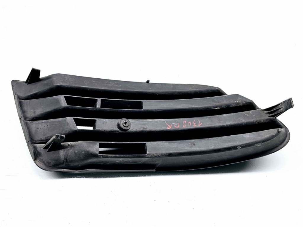 Grila proiector dreapta Volkswagen Golf 5 Plus (5M1) [Fabr 2005-2008] 5M0853666