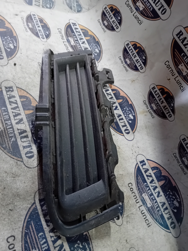 Grila proiector dreapta Volkswagen Golf 7 2014