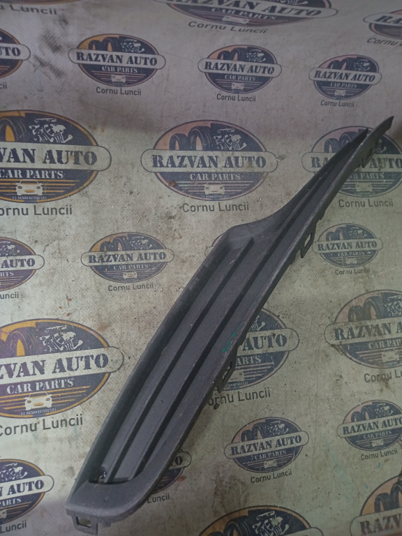 Grila proiector dreapta Volkswagen Golf 7 2014