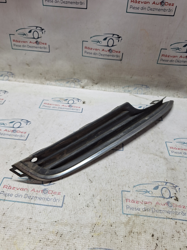 Grila proiector dreapta Volkswagen Golf 7 Break - Motorina 2015, 5G0853666A