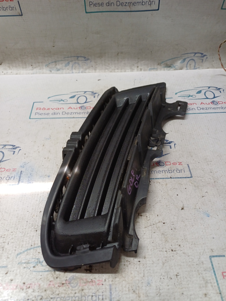 Grila proiector dreapta Volkswagen Golf 7 - Motorina 2013, 5GO853212D