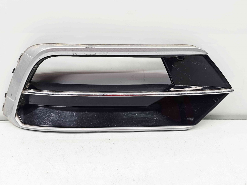 Grila proiector dreapta Volkswagen Passat B8 (3G2) [Fabr 2015-prezent] 3G0353666F