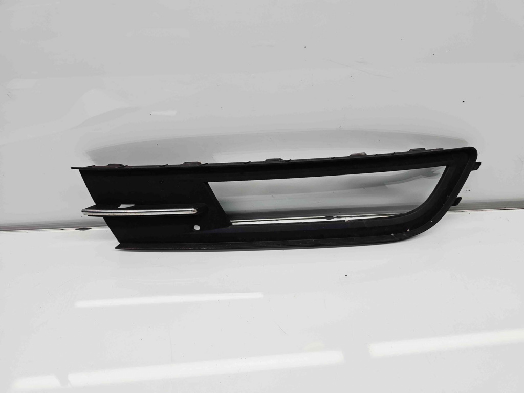 Grila proiector dreapta Volkswagen Passat B8 (3G2) [Fabr 2015-prezent]