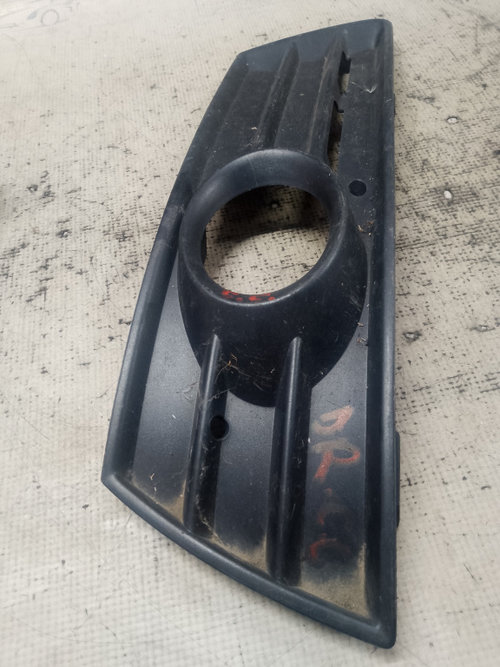Grila proiector dreapta Volkswagen Passat CC 2012
