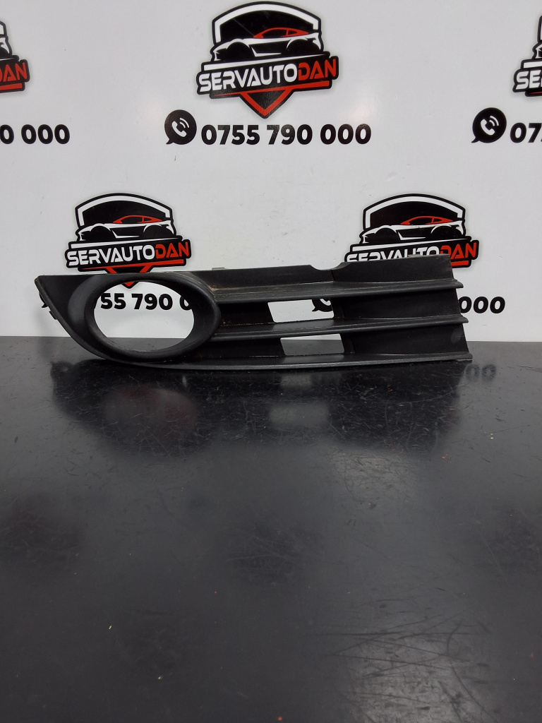 Grila proiector dreapta Volkswagen Touran facelift (2006-2010) 2.0 Motorina 2008, 1T0853666P
