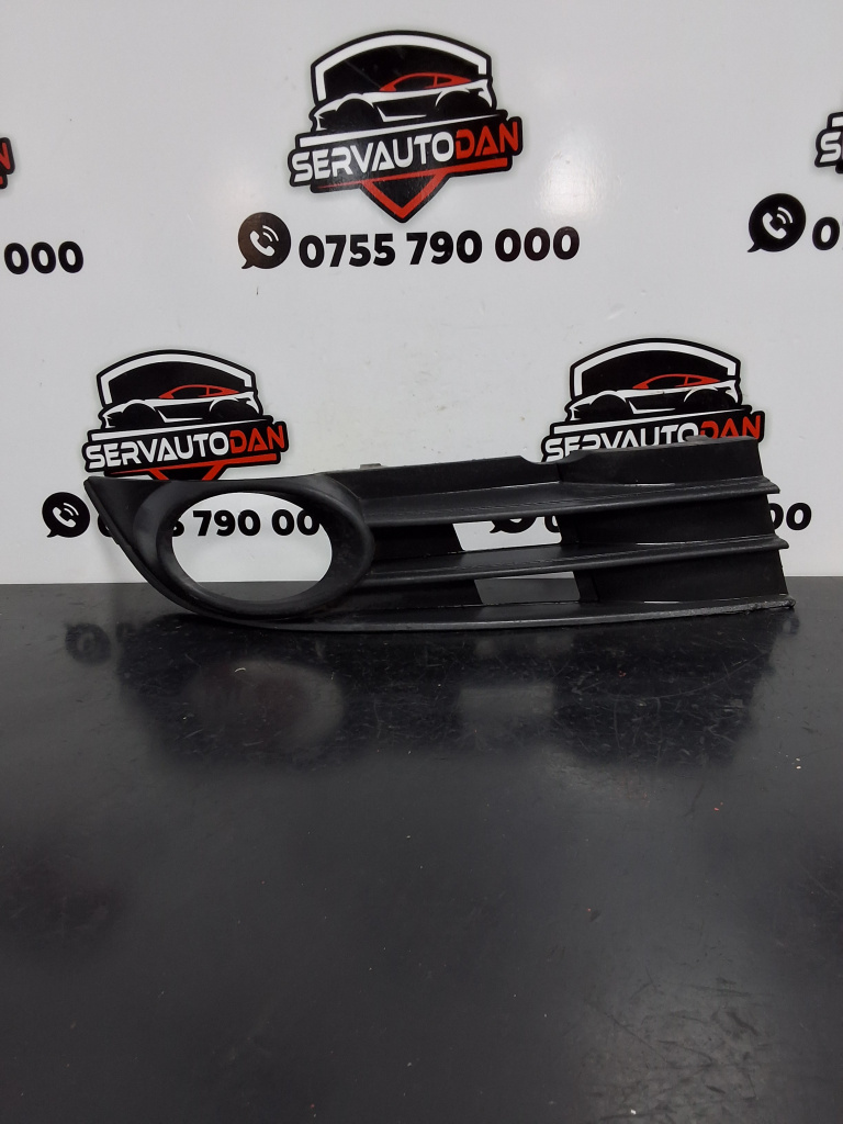 Grila proiector dreapta Volkswagen Touran facelift (2006-2010) 2.0 Motorina 2009, 1T0853666P