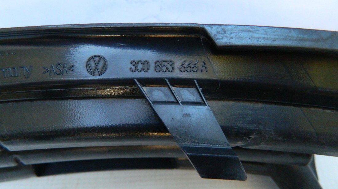 Grila proiector dreapta VW Passat B6 2005-2010 cod 3C0853666A
