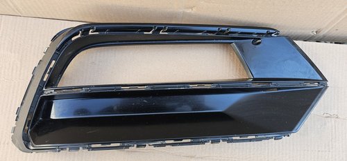 Grila proiector dreapta Vw Passat B8 R-Line 2016 2017 2018 2019
