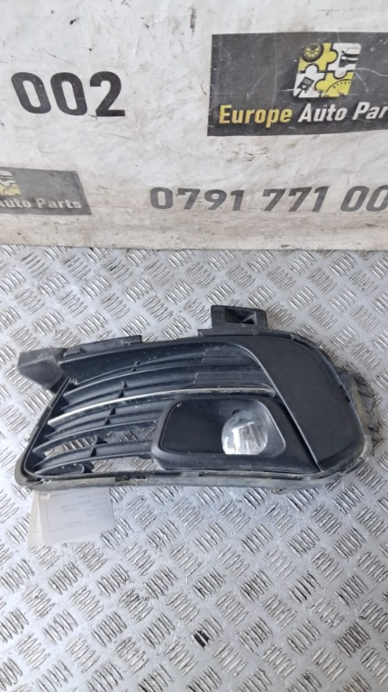Grila proiector mic defect Peugeot 308 T9 an 2019 cod 99894480
