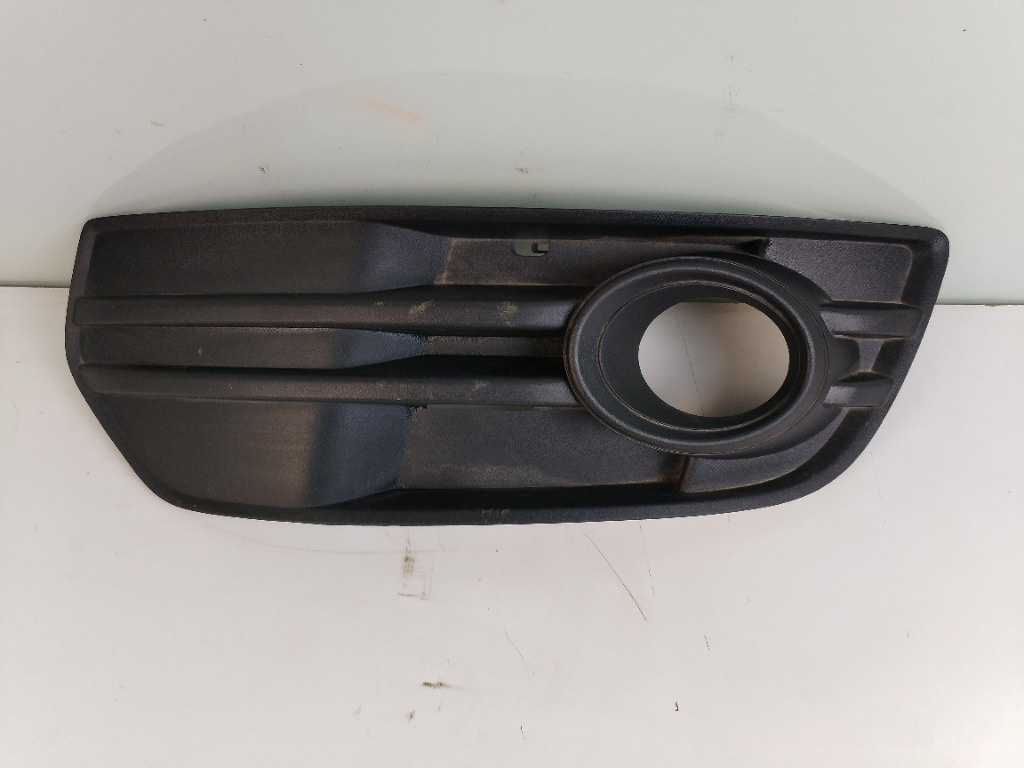 Grila proiector stânga Audi Q5 8R ( 2008 - 2012) 8R0807681A
